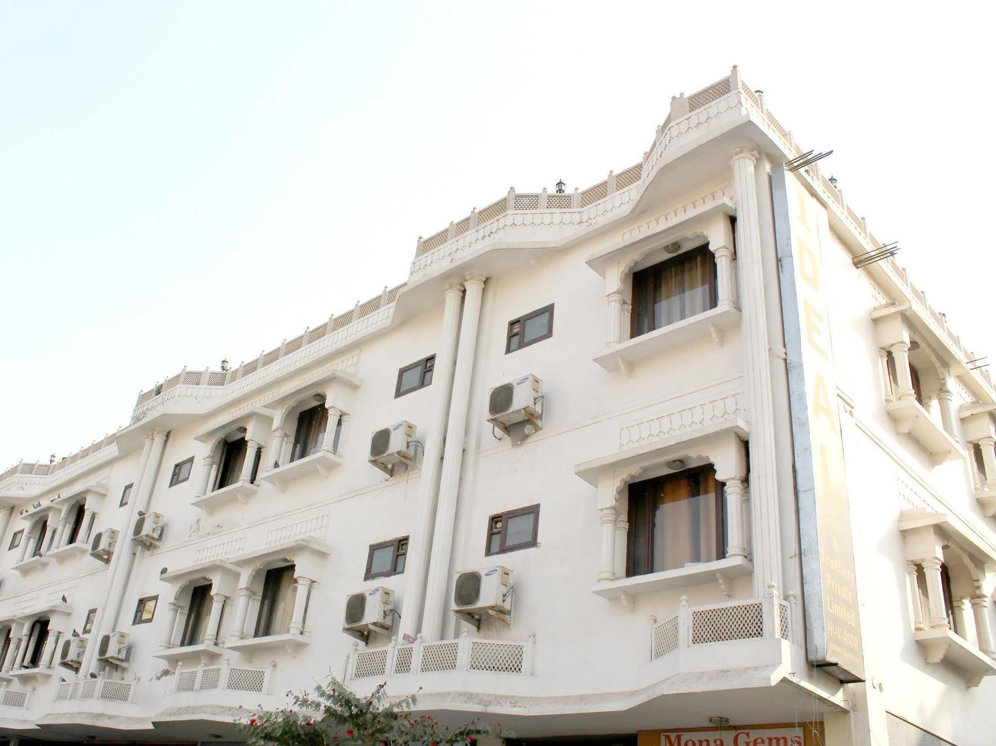 Hotel Amanda Crown Jaipur Kukas Esterno foto